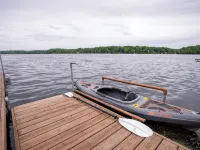 #5 Lakefront Hamlin Lake Retreat - Sleeps 10 Hotel a Hamlin Township