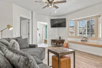 Newly Rennovated • Walking Distance to Downtown • Cripple Creek Donkies - 4-Star