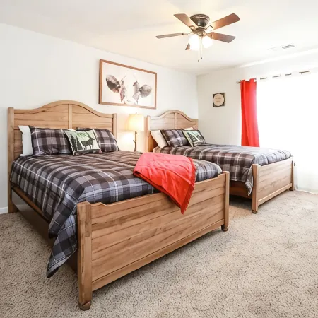 Charlotte Sanctuary, Comfort, Fenced, Sleeps 11