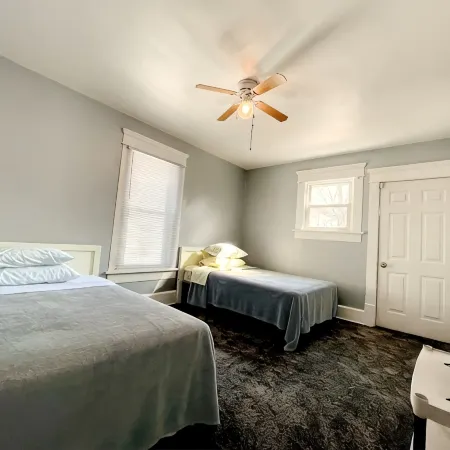 Spacious 4-bedroom house with AC, WiFi in  Mansfield