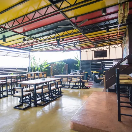 Swing & Pillows @ Sky Star, KLIA 1 KLIA 2, Sepang 【Late Check Out Available + Open 24-Hour】