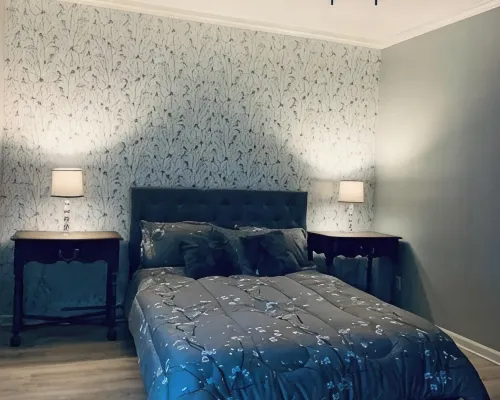 HOT TUB & New Stylish Saratoga County Efficiency Hotels in Halfmoon