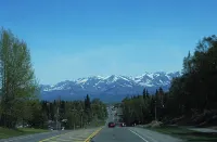 Private Cozy Alaskan Hideaway- 5 mins from lakes