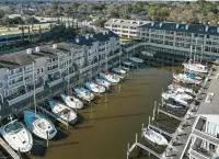 Lovely 2 Bedroom condo with marina view and pool