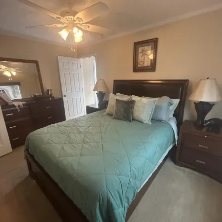 3-bedroom mobile home in peaceful Florence with AC, WiFi