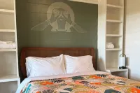 Peaceful HIlltop Cabin w/ Amazing Views & Hot Tub - Chalet