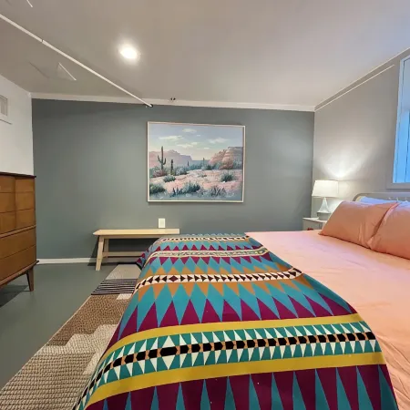 Charming 1-bedroom apartment in the heart of vibrant Foster-Powell, SE Portland Отели рядом с достопримечательностью «Маунт Табор Парк»