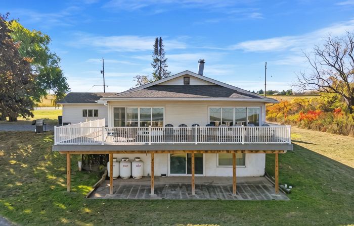 Panoramic Lake View Retreat with Firepit! Centrally Located on Wine Trail!