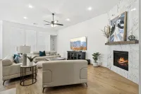 Boerne Cozy Getaway 3 BR 3 1/2 BthBoerne Getaway & mins. away from San Antonio - Gym