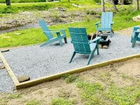 Charming 1940s Cottage Updated-Creek Front-Fire Pit Hotels in Mitchell County
