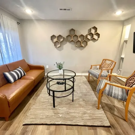 Stylish, modern, REMODELED : Central Location