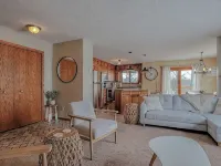 Breezy Hills - Unit 2; Lake Bemidji, King Bed, Kayaks, PB Trail Private Access