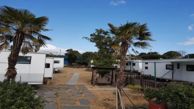 Seogwipo Pyoseoncaravan Hotel dekat Pantai Pyoseon