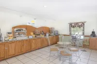 Days Inn by Wyndham Shallotte - breakfast