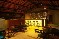 Dnc Shevaroys Resorts & Spa - bar