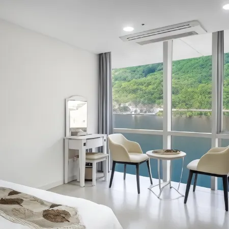 Crest72 Hotel Отели рядом с достопримечательностью «Интерактивный художественный музей»