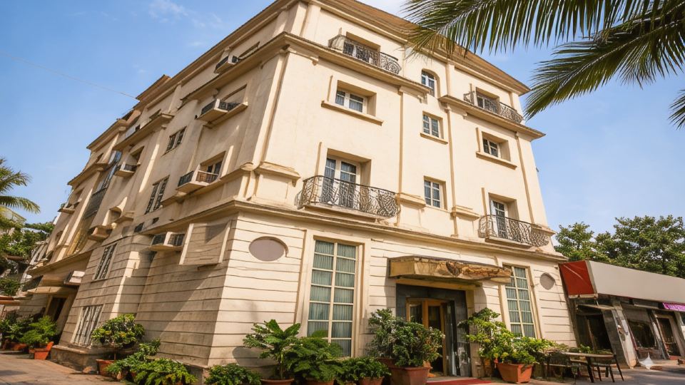 Hotel Benzy Palace