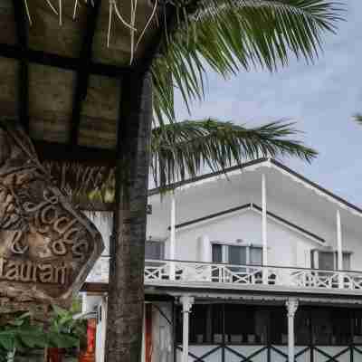 Seaview Lodge and Restaurant Hotel Exterior