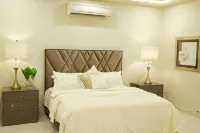 Casa Reina Apartments Gulberg III (Apt 105) - バルコニー