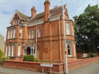 Holywell House - Parking