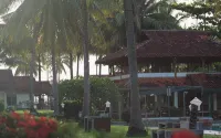 Ocean Queen Resort - parking