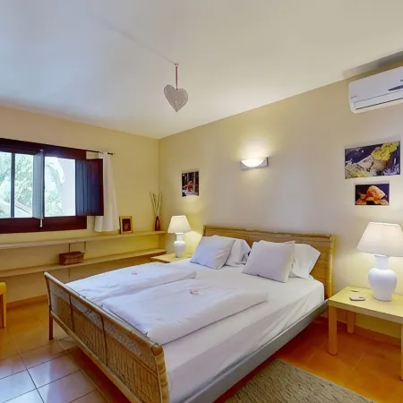 OCEANFRONT Retreat (YOGA), BEST LOCATION AND VIEWS, garden, 2 pools