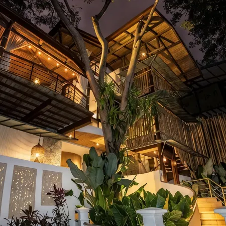 Ultra Luxury Balinese Style. Close to the Beaches. Private Pool.