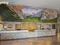 Yosemite Southgate Hotel & Suites Hotels in Madera County