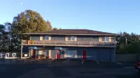 Mountain Country Motor Inn