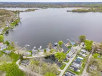 Cozy lakefront home on Big Barbee Lake