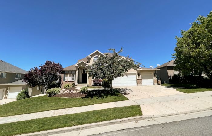 Full Above Ground Basement 2 BR 1 B w/ Gorgeous Views