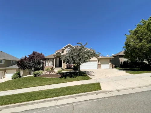 Full Above Ground Basement 2 BR 1 B w/ Gorgeous Views