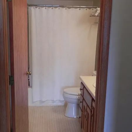 Walking distance to downtown Fish Creek, DC Auditorium and Peninsula State Park.