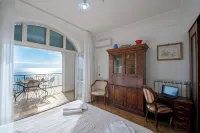 Raphael House, terrace with solarium and sea view - balcony