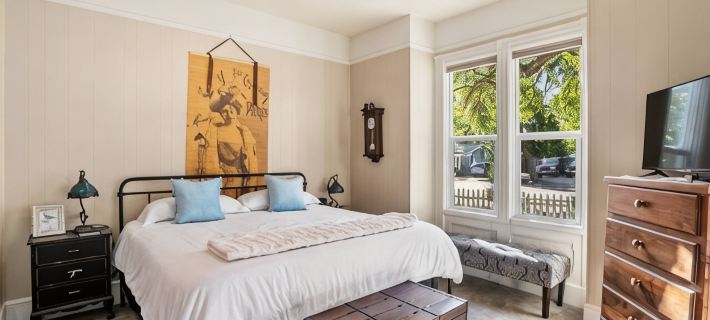 Modern Victorian! Walk Downtown W/Firepit Hotels in El Paso de Robles