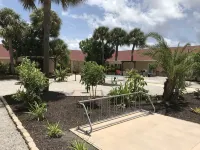 Island Sun Inn & Suites - Historic Venice & Beach Getaway Hotels in Venice