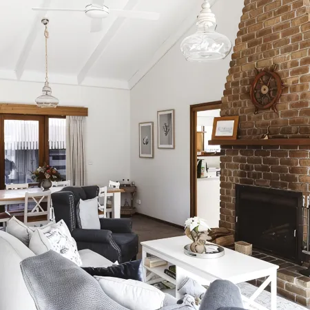 Stylish Coastal Hamptons home, 5 mins from Metung Village