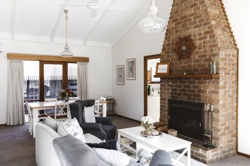 Stylish Coastal Hamptons home, 5 mins from Metung Village - WiFi