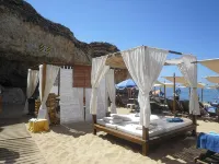 Three Palms Apartment