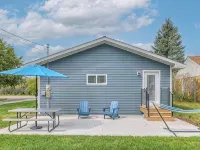 NEW! 3 bed, 1.5 Bath, Games, WIFI Hotel di Escanaba