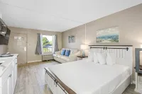 Condo at the Bay with Resort-Style Amenities, Pool, Tiki Bar