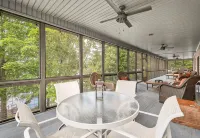 Sleeps 20! Luxe Family Lakehouse! No Steps to Water! EZ Access, Slide, Fast Wifi - 4-Sterne