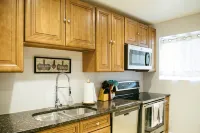 Balt-Amore!  Spacious 4 bedroom that sleeps 10 comfortably - บังกะโล