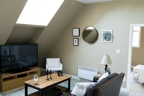 Quiet, cozy 1 bedroom suite, w/ separate entrance. Now with A/C! - Apartments
