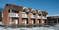 Lockport Inn and Suites