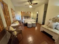 Charming 3-2 bedroom bungalow, WiFi, central AC, central Austin. Walkable! - อ่างจากุชชี่