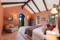 Temecula Valley Wine Country Area - European Villa on 20 Acre Vineyard - فلل