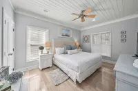 Steps from the Beach. Book Your Last-Minute Winter Get Away Now! - 4-Star