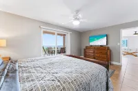 Sunset Sensation views of the #1 beach in the country. - Boutique
