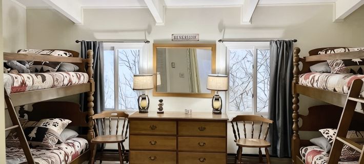 Location off Stratton Mt Rd! Spacious Pet & Family Friendly Townhouse: 5 BR/3BA Hotels in Winhall